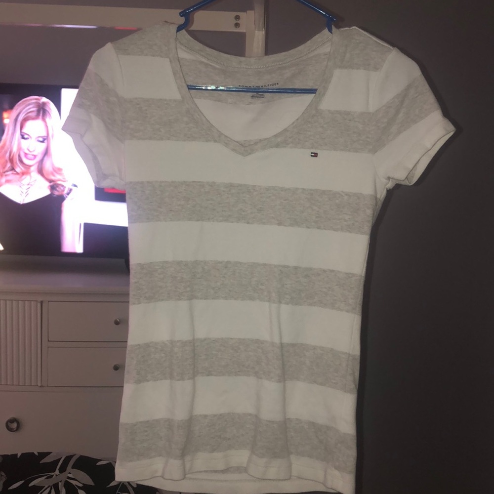 A short sleeve tee